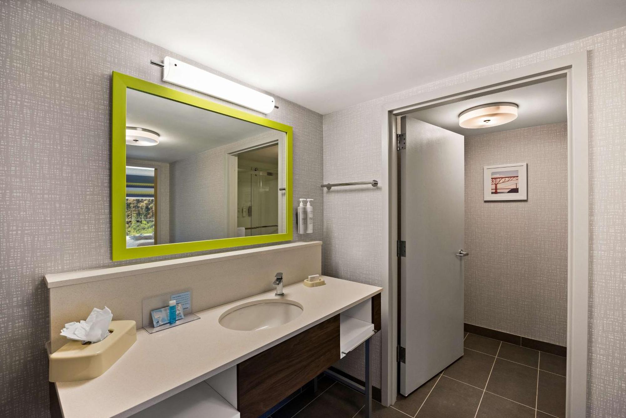 Hampton Inn & Suites Poughkeepsie Spackenkill Εξωτερικό φωτογραφία