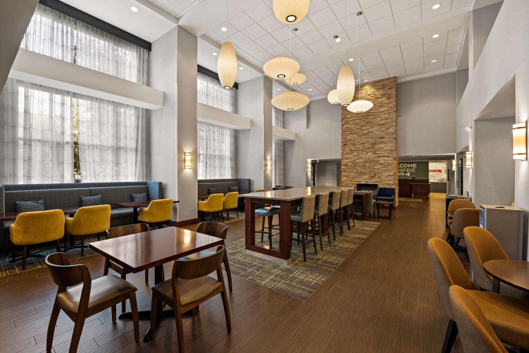 Hampton Inn & Suites Poughkeepsie Spackenkill Εξωτερικό φωτογραφία