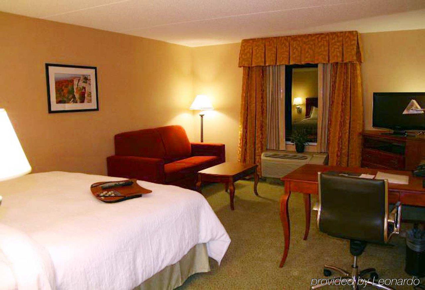 Hampton Inn & Suites Poughkeepsie Spackenkill Δωμάτιο φωτογραφία