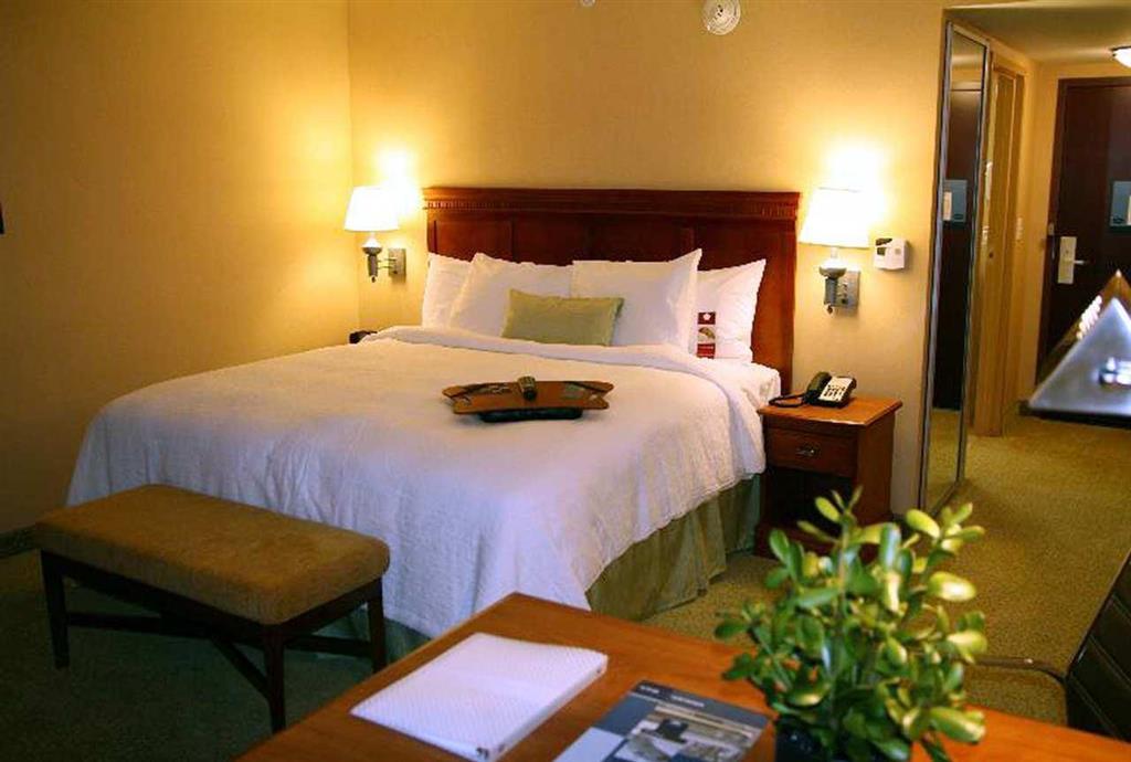Hampton Inn & Suites Poughkeepsie Spackenkill Δωμάτιο φωτογραφία